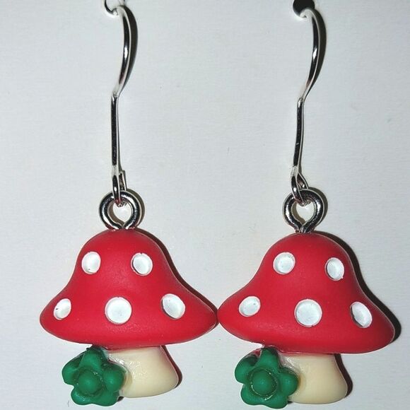 Super cute, colorful, fun earrings - Picture 4 of 4